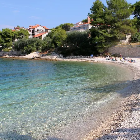 Apartments With A Parking Space Splitska, Brac - 2867 Apartment