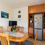 With Parking Space Splitska, Brac - 2867 Apartman Splitska